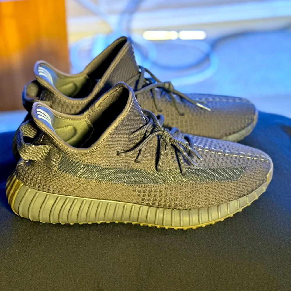 Yeezys 350v “OYNX” with Gum Bottoms (RARE)
